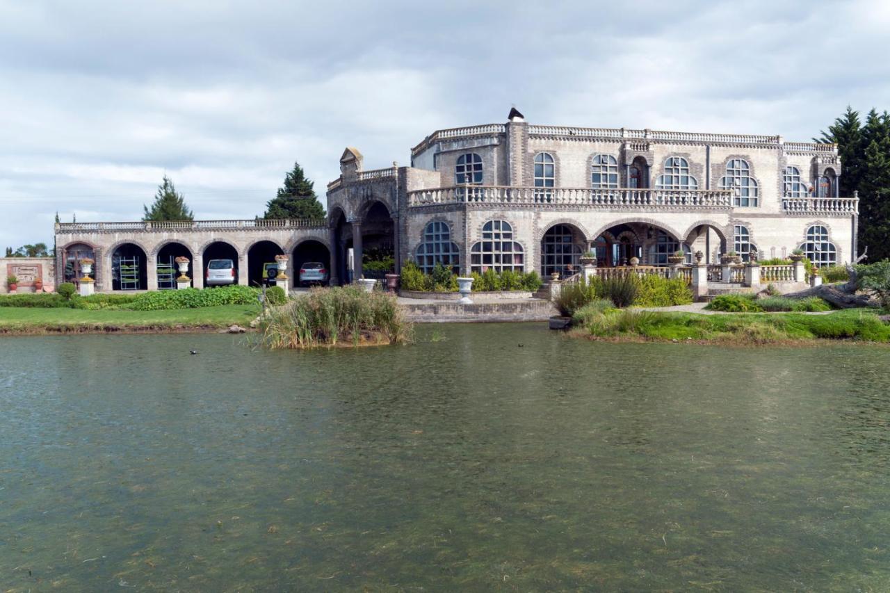 Bygracealone Manor Hotel Outeniekwa Екстериор снимка