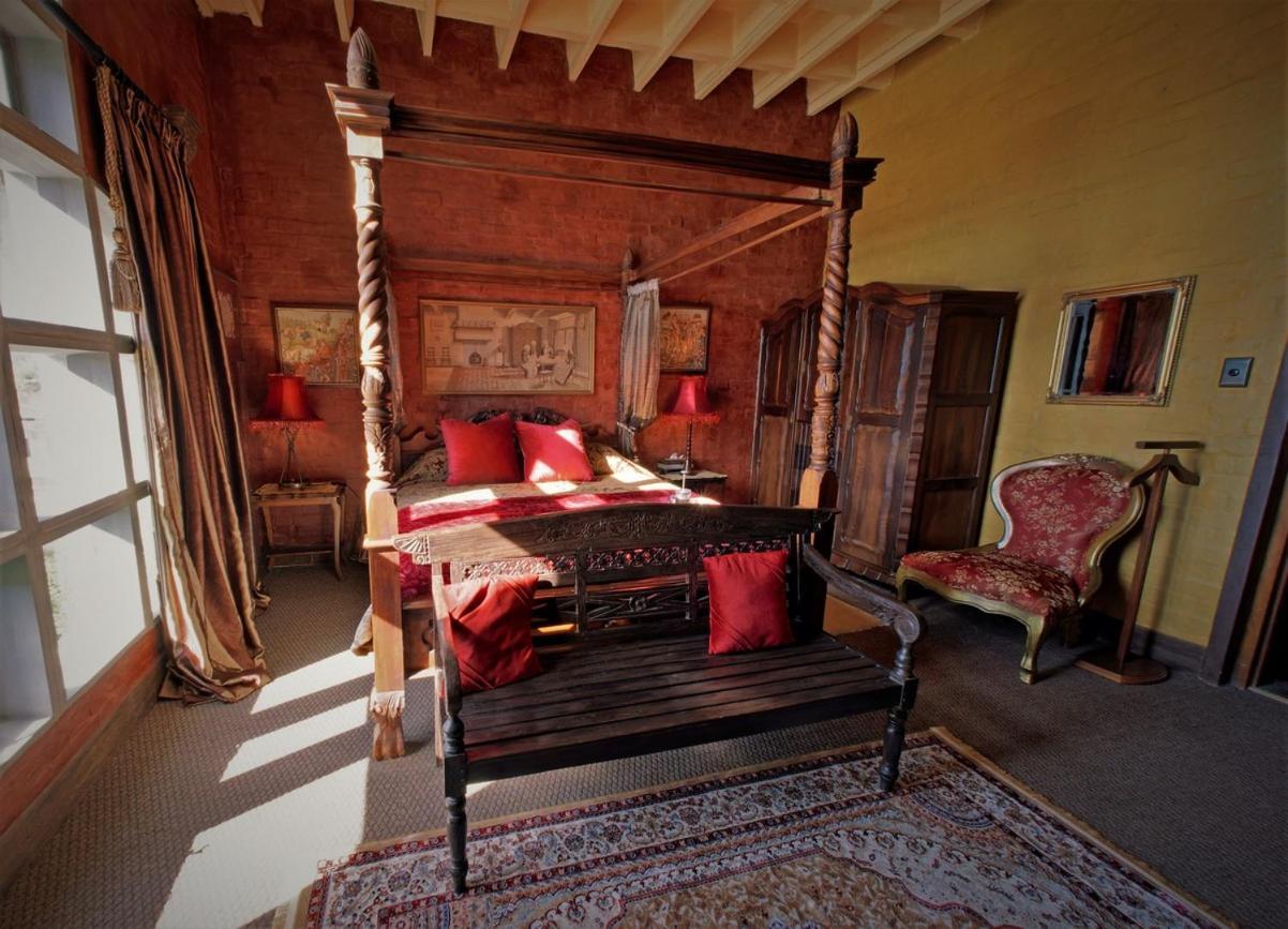Bygracealone Manor Hotel Outeniekwa Екстериор снимка