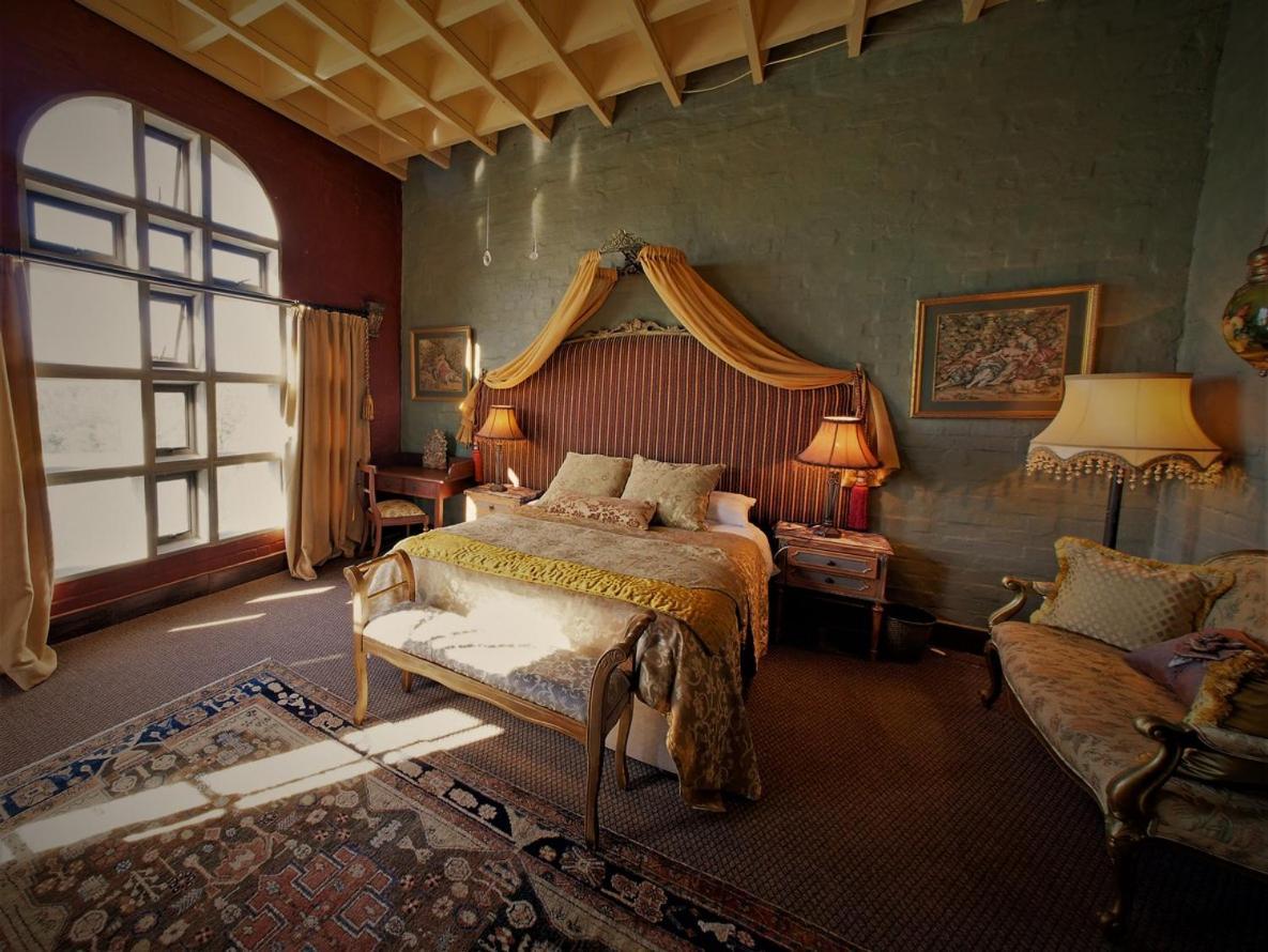 Bygracealone Manor Hotel Outeniekwa Екстериор снимка
