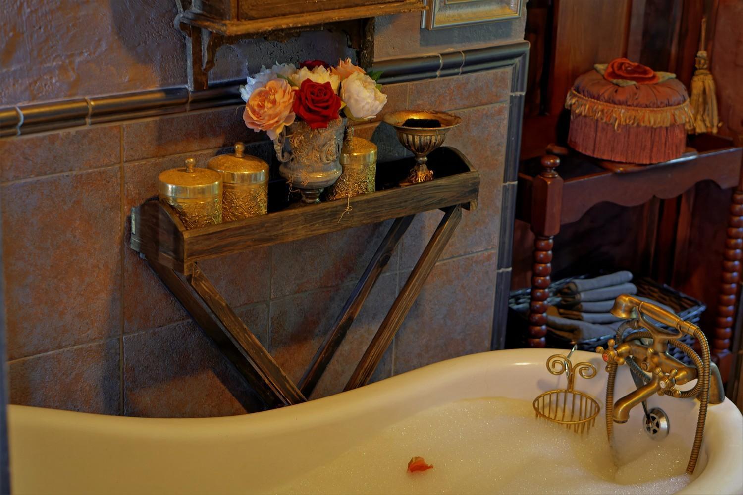 Bygracealone Manor Hotel Outeniekwa Екстериор снимка